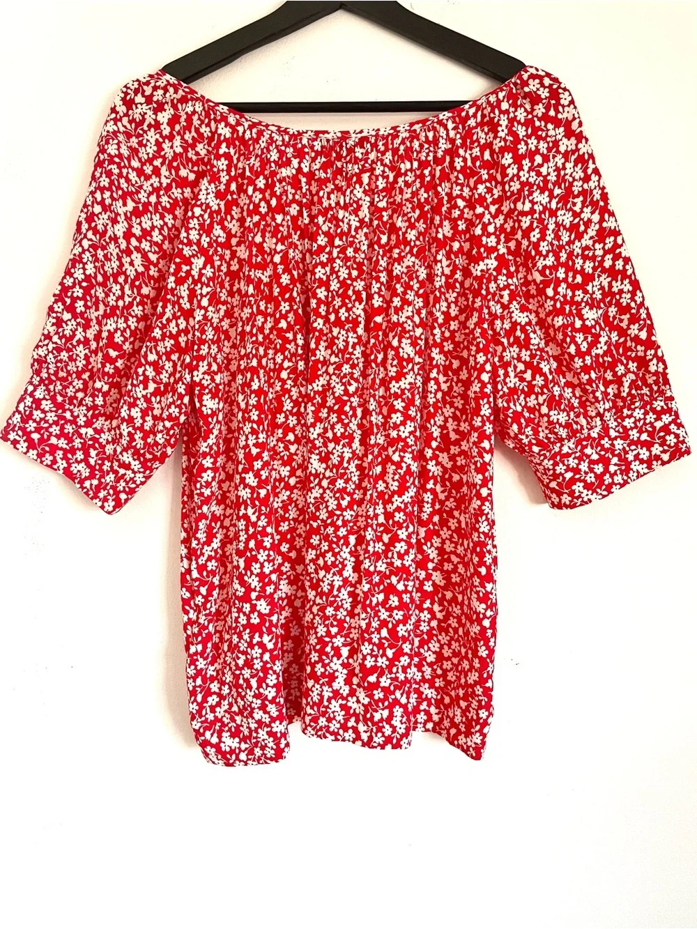 J. Crew Scoopneck Blouse In Tossed Bouquet Print Red Floral M EUC